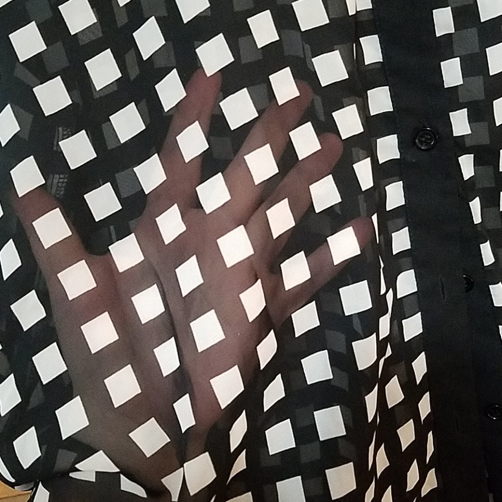 Sheer button blouse - Picture 2 of 4